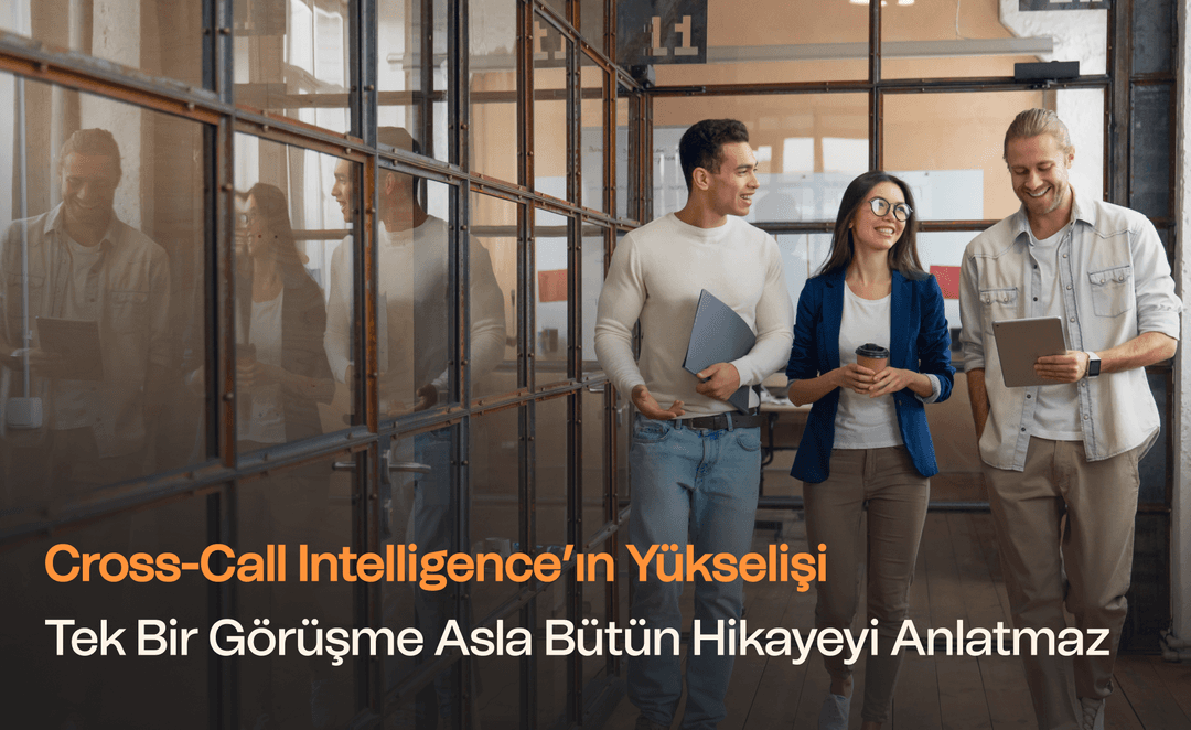Modern bir ofis koridorunda yürüyen ve sohbet eden üç meslektaş, ellerinde laptop ve kahve fincanlarıyla — Cross-Call Intelligence’ın Yükselişi, Spiky.ai ile
