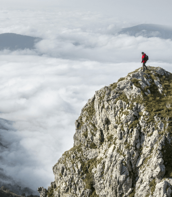 Man conquers mountain with help from Spiky’s sales communication analysis platform.